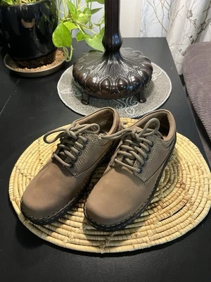 Zapatos Oxford Eastland para mujer color marrón liso, talla 6 Foto 1 de 4