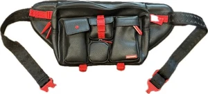 Sprayground Luftfracht Cargo Umhängetasche verstellbar rot & schwarz NEU Neu ohne Etikett - Bild 1 von 14