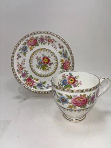 Taza y platillo(s) de pie Royal Grafton Malvern (liso) - Imagen 1 de 5