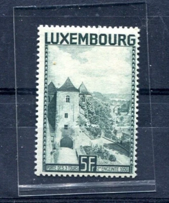 LUXEMBOURG 1934  stamp 5 fr gate of ree towers hinged (056F) - Image 1 of 2