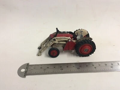Vintage Corgi Toys Massey Ferguson No 65 Tractor A/F - Image 1 of 4