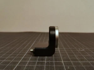 Denz Deniz Support-Winkel mit Arri Rossette Code 301.0041 Rigging - NEUWERTIG - Bild 1 von 7