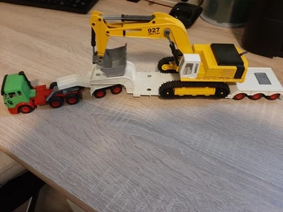 Siku Mercedes LKW  Tieflader und Liebherr Bagger   - Bild 1 von 4