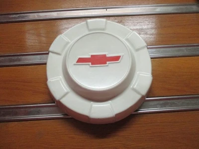 Chevrolet Apache Pickup Truck 1961, 1962, 1963 NOS Dog Dish Hubcap - Image 1 of 4