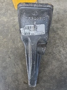 John Deere TK300 Series Tiger Tooth TK300TG se adapta a 120D 135 P 135D 135G negro - Imagen 1 de 4