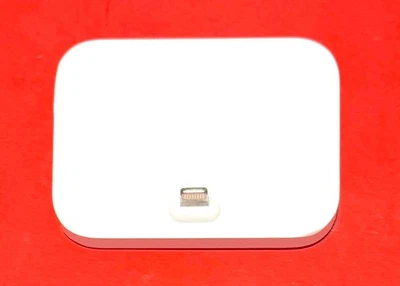 Beautiful Apple A1605 MNN62AM/A Lightning Dock for iPhone - White - Image 1 of 4