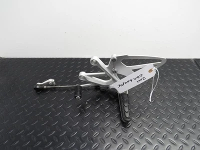 01-06 HONDA CBR 600 F4I CBR 600F4I OEM JUEGO TRASERO IZQUIERDO CLAVIJA SOPORTE Y ACOPLAMIENTO Foto 1 de 4