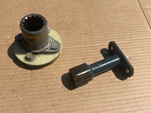 KUBOTA RC60-20 60” Mower Deck PTO Driveshaft Flange Coupling L2050 L2250 - Picture 1 of 5