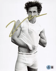 Foto sexy firmada por Jeremy Allen White Shameless The Bear 8x10 con Beckett BS38313 - Imagen 1 de 1