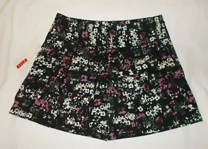 ELLE Floral Shorts Womens Size 6 Black Floral Pleated Dressy Shorts NWT - Picture 1 of 2