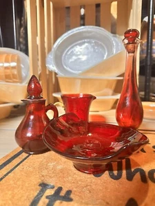 Vintage Strawberry Avon Bathroom Set - Picture 1 of 1