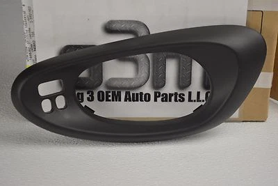 Chevrolet Trailblazer 2002-2009 conductores LH puerta delantera manija bisel con paquete de memoria Foto 1 de 3