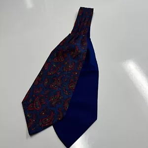 Vintage Ascot Seidenkrawatte. Made in England. Blau mit rotem Paisley. 43”x 5.25” - Bild 1 von 4