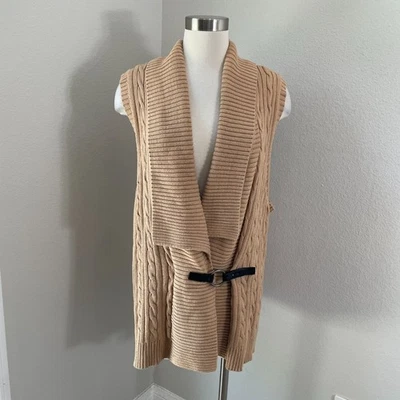 Chaleco cárdigan sin mangas tejido con cable tostado Chaps Plus 3X para mujer Foto 1 de 4