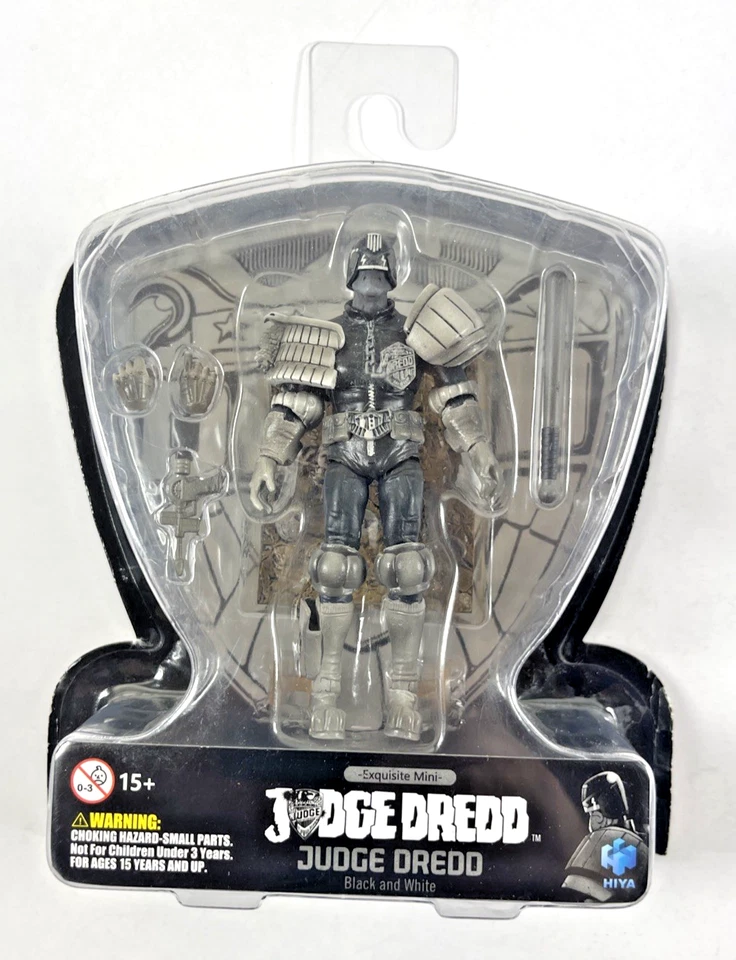 Экшн-фигурка Hiya Toys Judge Dredd черно-белая Judge Dredd 4,25 дюйма (масштаб 1:18) - Изображение 1 из 4