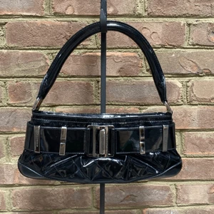 Burberry Black Patent Leather Buckle Small Shoulder Bag - Bild 1 von 15