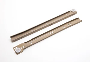 Nuovo 24 Coppie Di Metallo Cassetto Runner Set Auto Chiusura Fondo Fix Beige - Foto 1 di 1