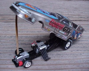 John Force Raw Bare Metal Superman Acción Carreras NHRA Nitro Drag Divertido Coche 1/64 - Imagen 1 de 6