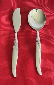 Oneida Wm. A. Rogers 18/8 stainless La Rose sugar spoon & butter knife NM - Picture 1 of 4