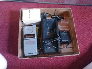 Cellulare flip vintage nuovo Motorola F09HLD8416BG in scatola originale - Foto 1 di 3