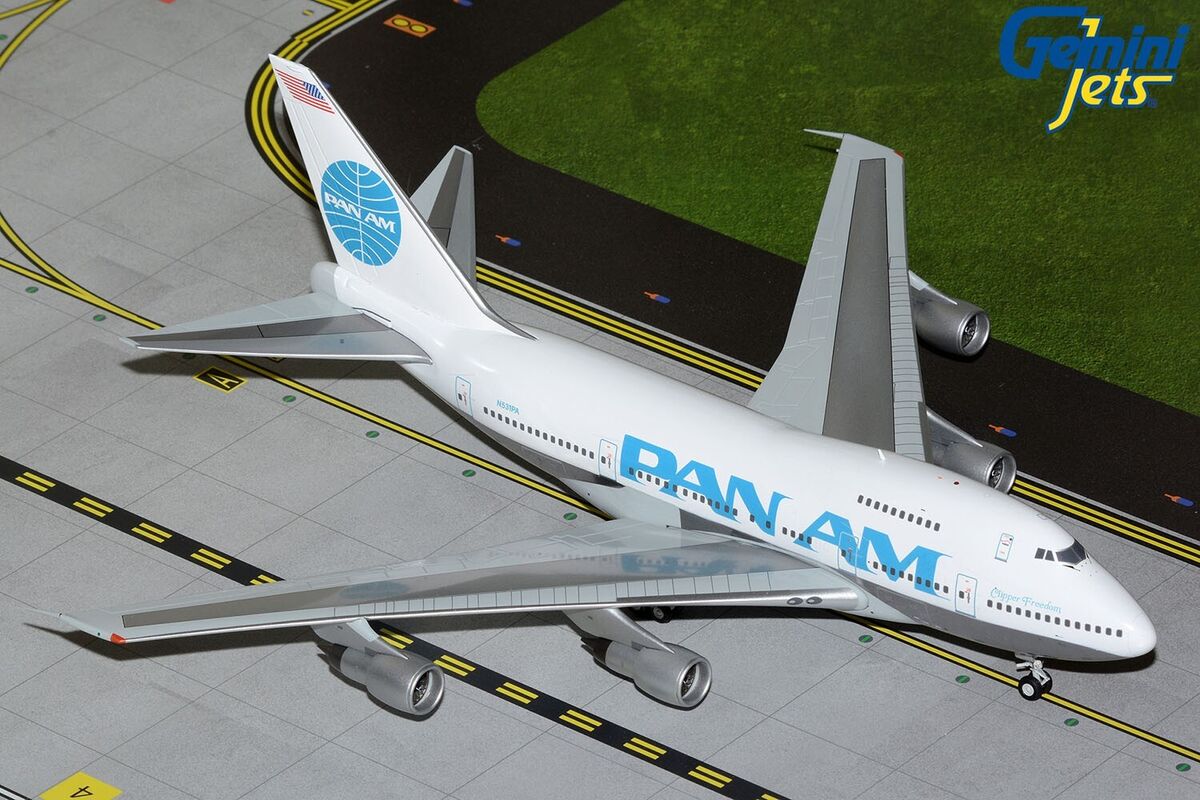 GeminiJets Boeing 747 1:200 Scale Diecast Aircraft GeminiJets Boeing 747 1:200 Scale Diecast Aircraft