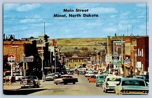 Minot North Dakota ND Main Street Standard Sign Cars Postcard 1950s - Picture 1 of 2