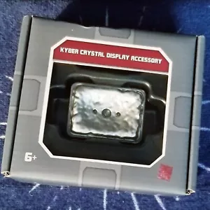 2023 Disney Parks Star Wars Galaxy's Edge cristallo Kyber accessorio display NUOVO - Foto 1 di 1