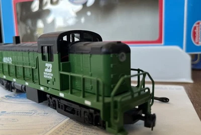 HO Scale Model Power ALCO RS-2 Diesel Locomotive Burlington Northern 4052 - 6844 - Image 1 of 4