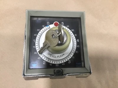 Eagle Signal HP53A60107 Minutes Counter Timer 0-5 With Lock & Keys #007B15 - Image 1 of 4