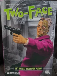 DC Direct Batman Comics Two-Face 11 13/16in Deluxe Collector Action Figure 2006 - Picture 1 of 3