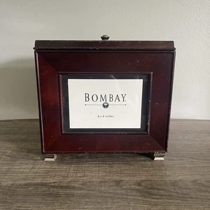 Bombay Company Espositore portafoto in legno con fotolibro (4”x6”) - Foto 1 di 9