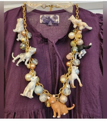 Collar Lenora Dame Statement Cat  Foto 1 de 3