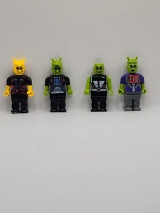 STEM & SPACE lovers. Block Tech Space Explorer Figures-Zorg-lot Of 4 - Picture 1 of 2