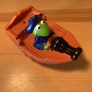 Vintage Muppets 1995 Kermit The Frog 4" McDonald's Bath Toy Action Figure Boat - Picture 1 of 5