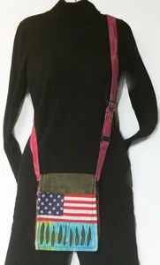 BOLSO MENSAJERO BANDERA AMERICANA Patchwork Cartera Bandolera Pequeña RISING INT'L - Imagen 1 de 5