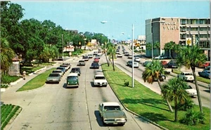 Vintage Postcard Central Beach Biloxi Mississippi 1970s VW Bus Old Cars Hwy 90  - Picture 1 of 3