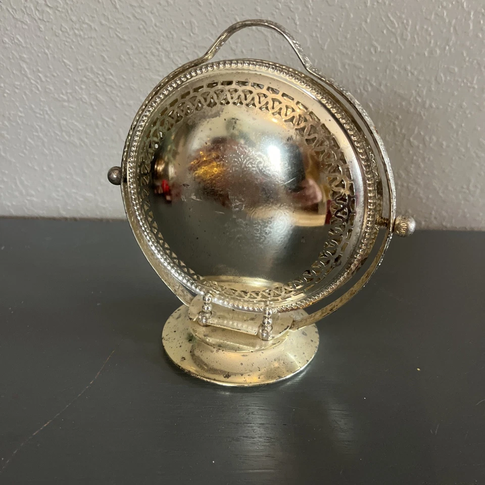 Bandeja de pie de postre festoneada vintage Queen Anne plateada de 3 niveles Foto 1 de 4