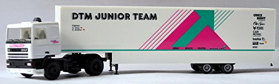 Daf 95 Jumbo-Koffer-Sattelzug Camion da Corsa DTM Junior Team 1:87 Herpa 035804 - Immagine 1 di 4