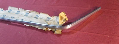 Nuevo de Lote Antiguo Mopar 1966 Chrysler Crown Imperial Izquierdo Trasero Superior Cuarto Moldura Foto 1 de 4