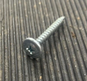 8 x 1-1/4" Phillips Flat Top Washer Headed Screw (100pcs) - Picture 1 of 5