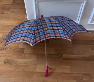 VINTAGE MULTI COLOR PLAID UMBRELLA W/ RED LUCITE HANDLE & WOOD SHAFT 23" - Picture 1 of 12