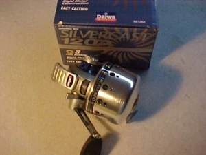 NEUF DAIWA SILVERCAST 120A bobine spincast L/R Retrive 3-BB 4,3:1 DIAWA pour tige - Photo 1/6