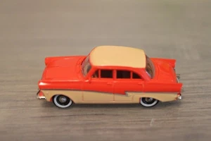 Brekina Ford Taunus 17 M Limousine de Luxe naranja, crema - Imagen 1 de 1