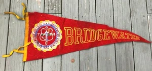 Banderín de fieltro vintage Bridgewater College Virginia VA fútbol americano años 40 bandera antigua - Imagen 1 de 5