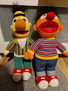 Ernie und Bert Vintage Stofftiere Sesamstraße Höhe ca. 30 cm - Bild 1 von 3