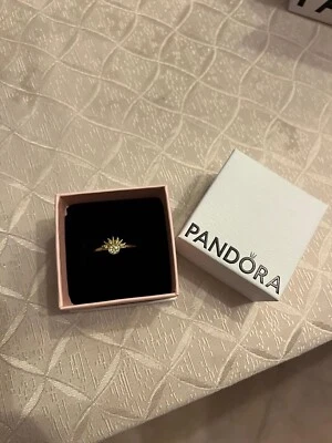 Anello Pandora Sole taglia 54(14) mai usato vendo a 40€  - Immagine 1 di 3