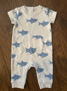 Gymboree Hai Druck Einteiler Outfit Größe 3-6 Monate Neu mit Etikett - Bild 1 von 1