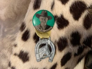 Vintage Cowboy Rodeo  HOPALONG CASSIDY PIN Back with RIBBON & Horse shoe Charm - Picture 1 of 5