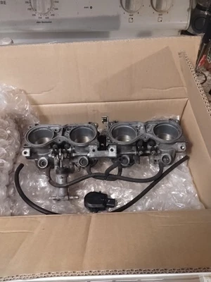 Honda CBR1000RR 2004 2005 CBR 1000 RR OEM carrocería del acelerador principal #104 Foto 1 de 4