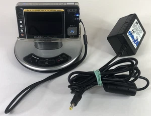 Kodak EasyShare V550 5.0MP Black Digital Camera with Charger and Photo Dock - Picture 1 of 17